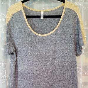 Lularoe classic tee
